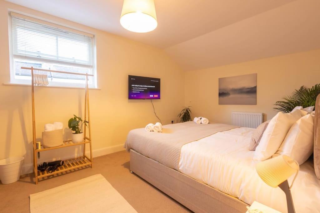 The Wellness Lodge- Gym, Table Tennis, Cinema, Parking And More! Bath Eksteriør bilde