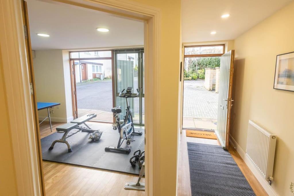 The Wellness Lodge- Gym, Table Tennis, Cinema, Parking And More! Bath Eksteriør bilde