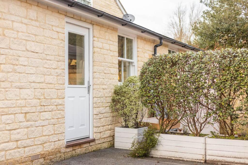 The Wellness Lodge- Gym, Table Tennis, Cinema, Parking And More! Bath Eksteriør bilde