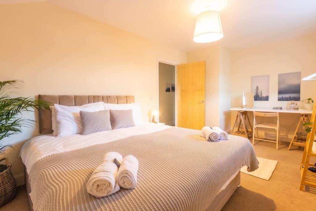 The Wellness Lodge- Gym, Table Tennis, Cinema, Parking And More! Bath Eksteriør bilde