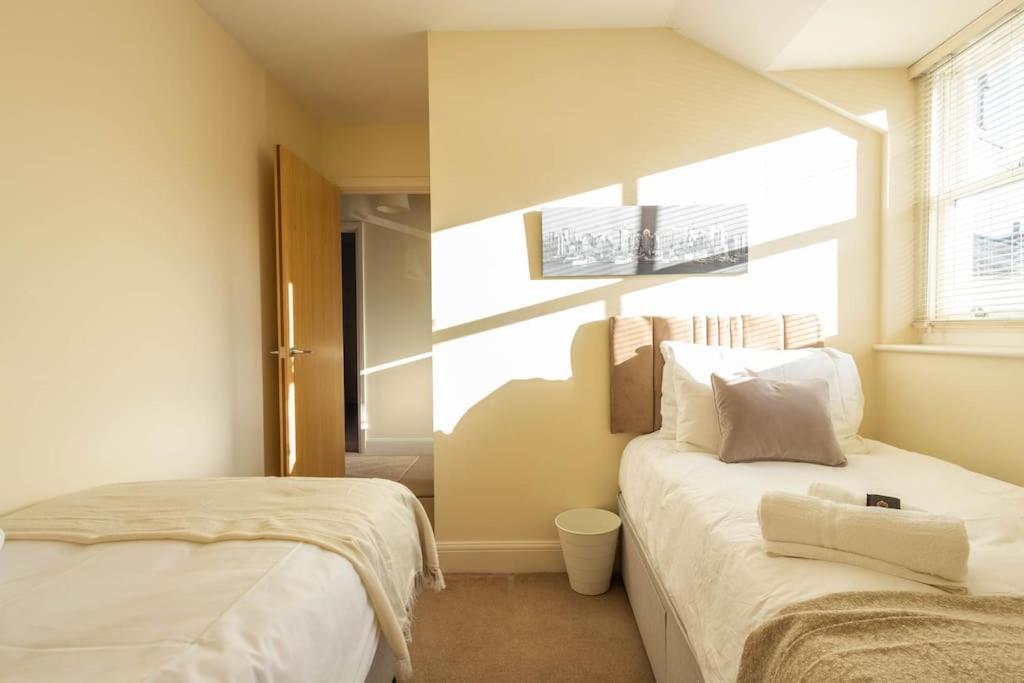The Wellness Lodge- Gym, Table Tennis, Cinema, Parking And More! Bath Eksteriør bilde