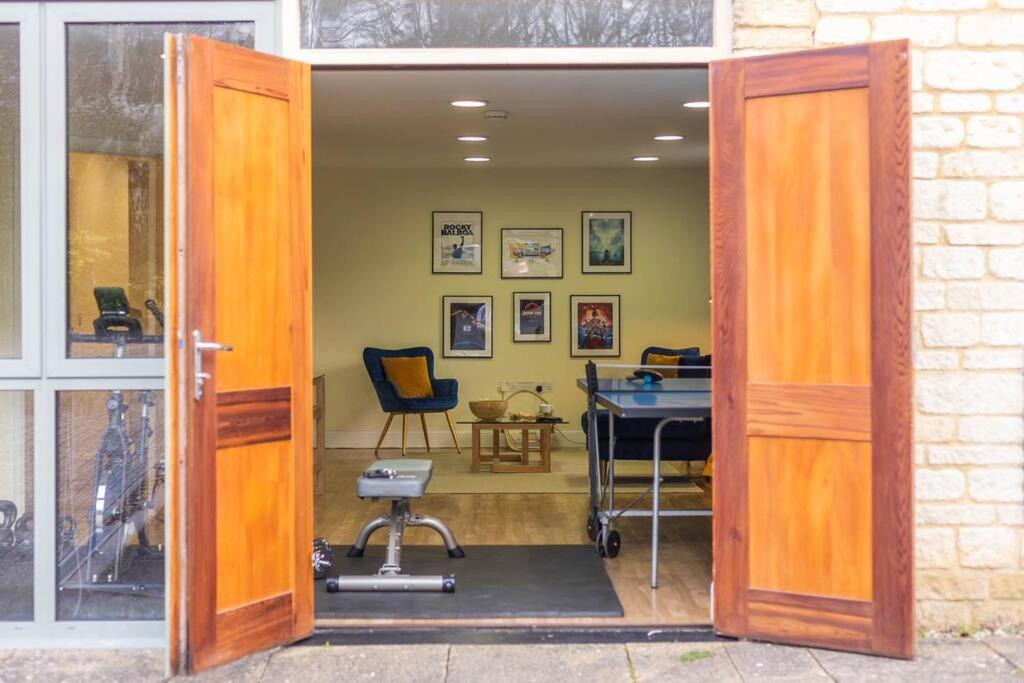 The Wellness Lodge- Gym, Table Tennis, Cinema, Parking And More! Bath Eksteriør bilde