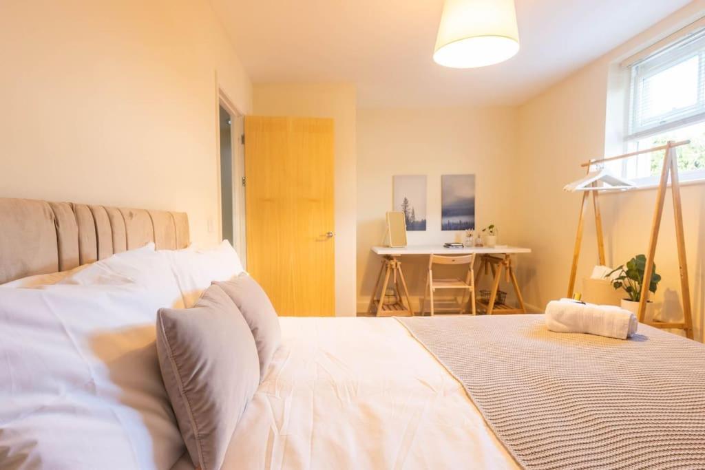 The Wellness Lodge- Gym, Table Tennis, Cinema, Parking And More! Bath Eksteriør bilde