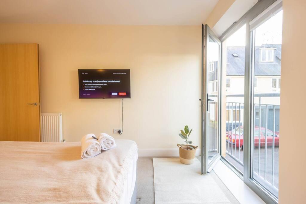 The Wellness Lodge- Gym, Table Tennis, Cinema, Parking And More! Bath Eksteriør bilde